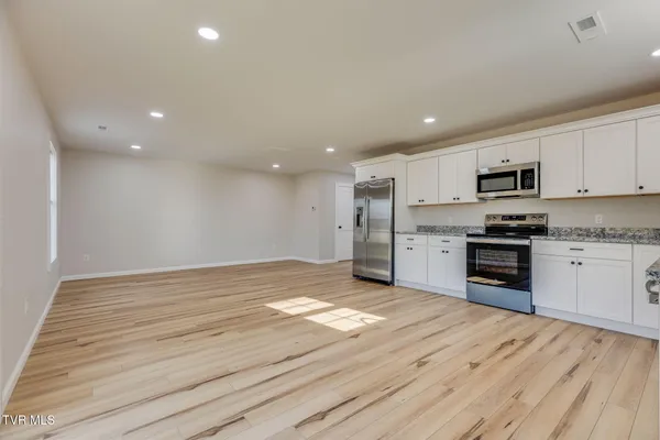 $1,900 | 300 Robin Hood Lane, Unit 17, Church Hill, TN 37642