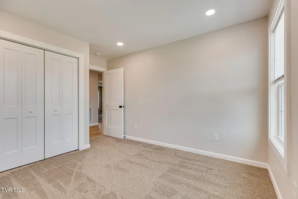 $1,900 | 300 Robin Hood Lane, Unit 17, Church Hill, TN 37642