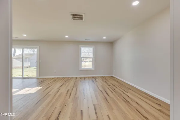 $1,900 | 300 Robin Hood Lane, Unit 17, Church Hill, TN 37642