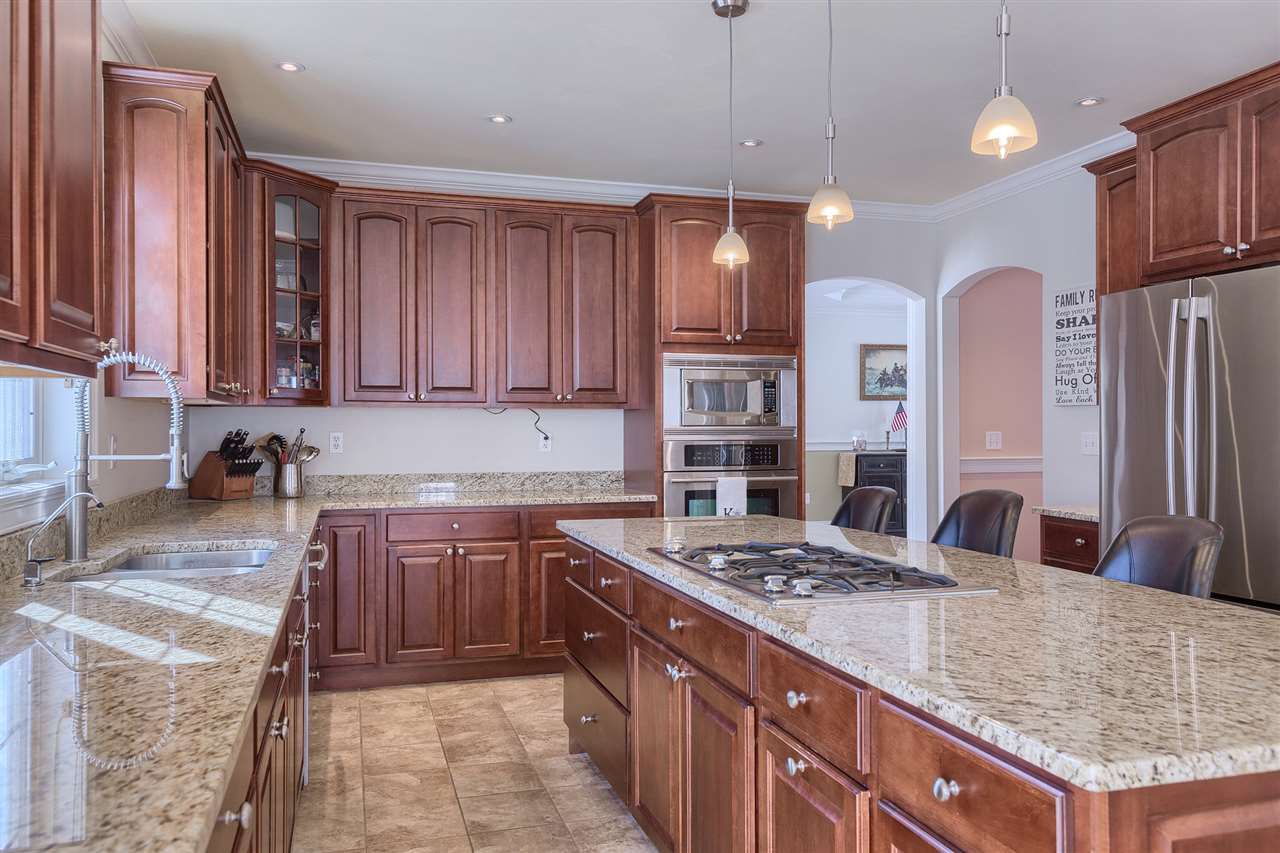 10 Edinburgh Road Windham, NH 03087 - Photo 16 of 39