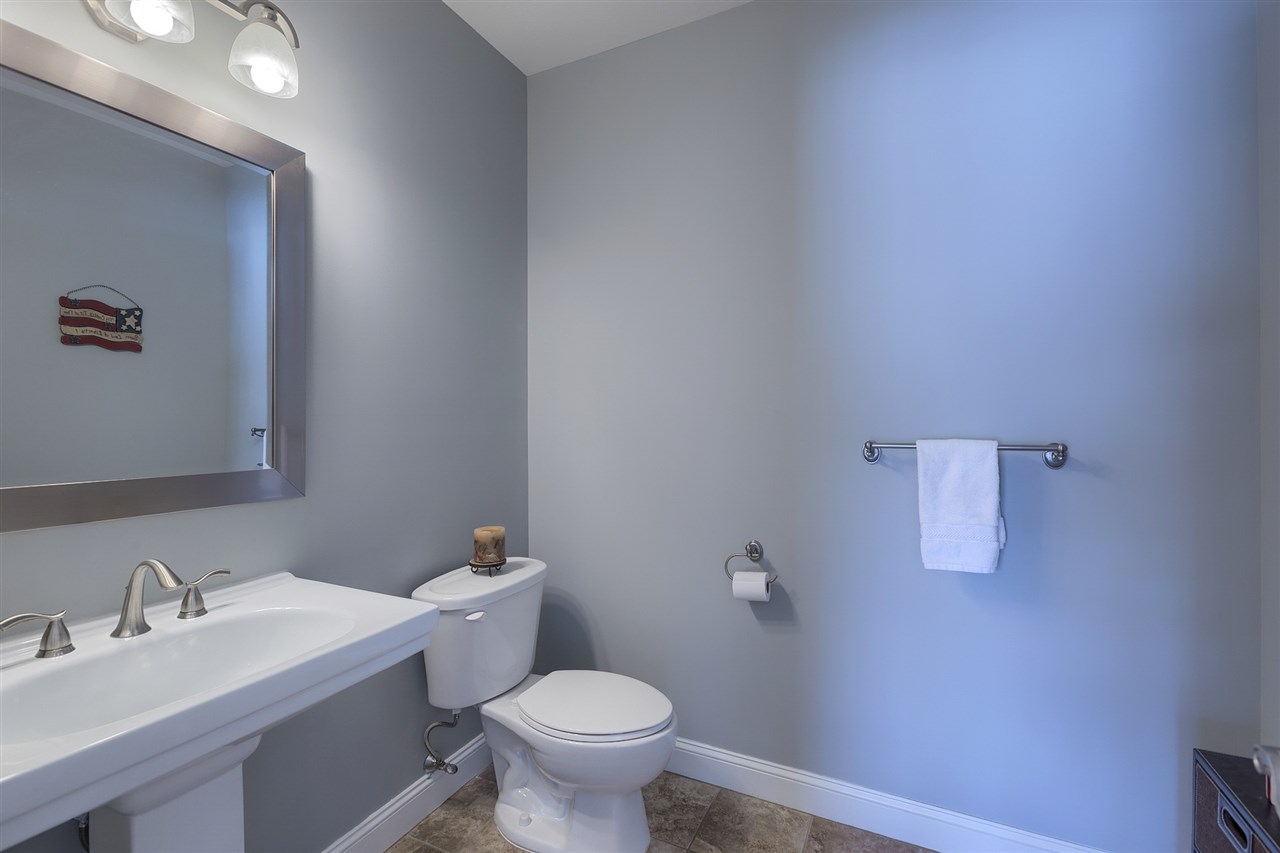 10 Edinburgh Road Windham, NH 03087 - Photo 22 of 39