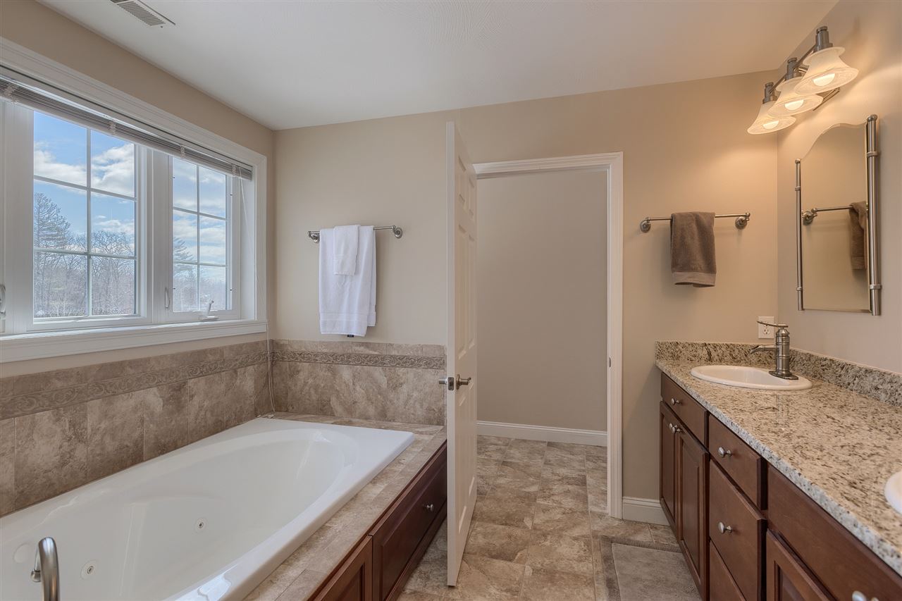 10 Edinburgh Road Windham, NH 03087 - Photo 35 of 39