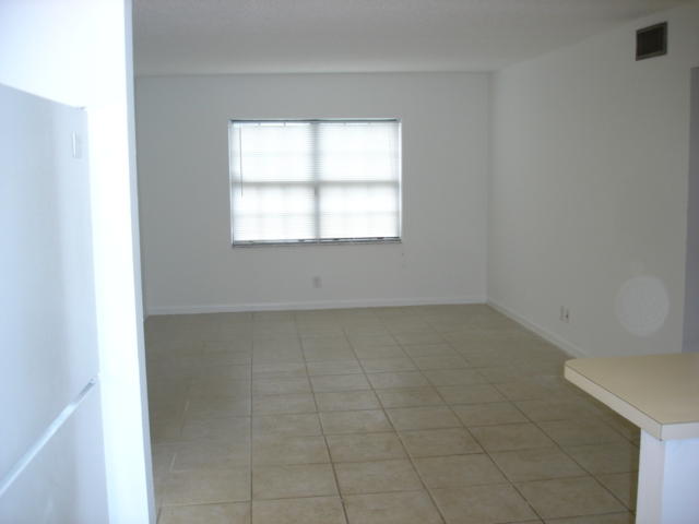 2307 Linton Ridge Circle, Unit C3 Delray Beach, FL 33444 - Photo 4 of 11 DSC03031