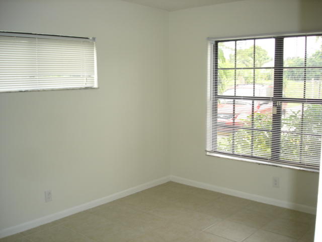 2307 Linton Ridge Circle, Unit C3 Delray Beach, FL 33444 - Photo 9 of 11 DSC03036