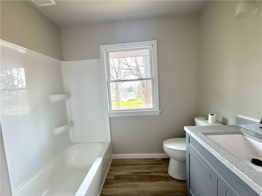 326 Frazier Drive New Castle, PA 16105 - Photo 18 of 32 Bathroom 1st Floor