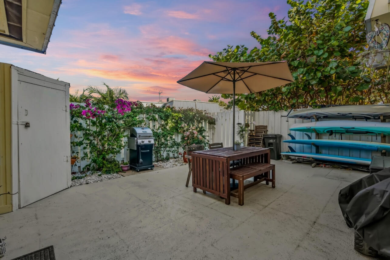 141 East Riverside Drive, Unit 11B Jupiter, FL 33469 - Photo 19 of 29 IMG_5932