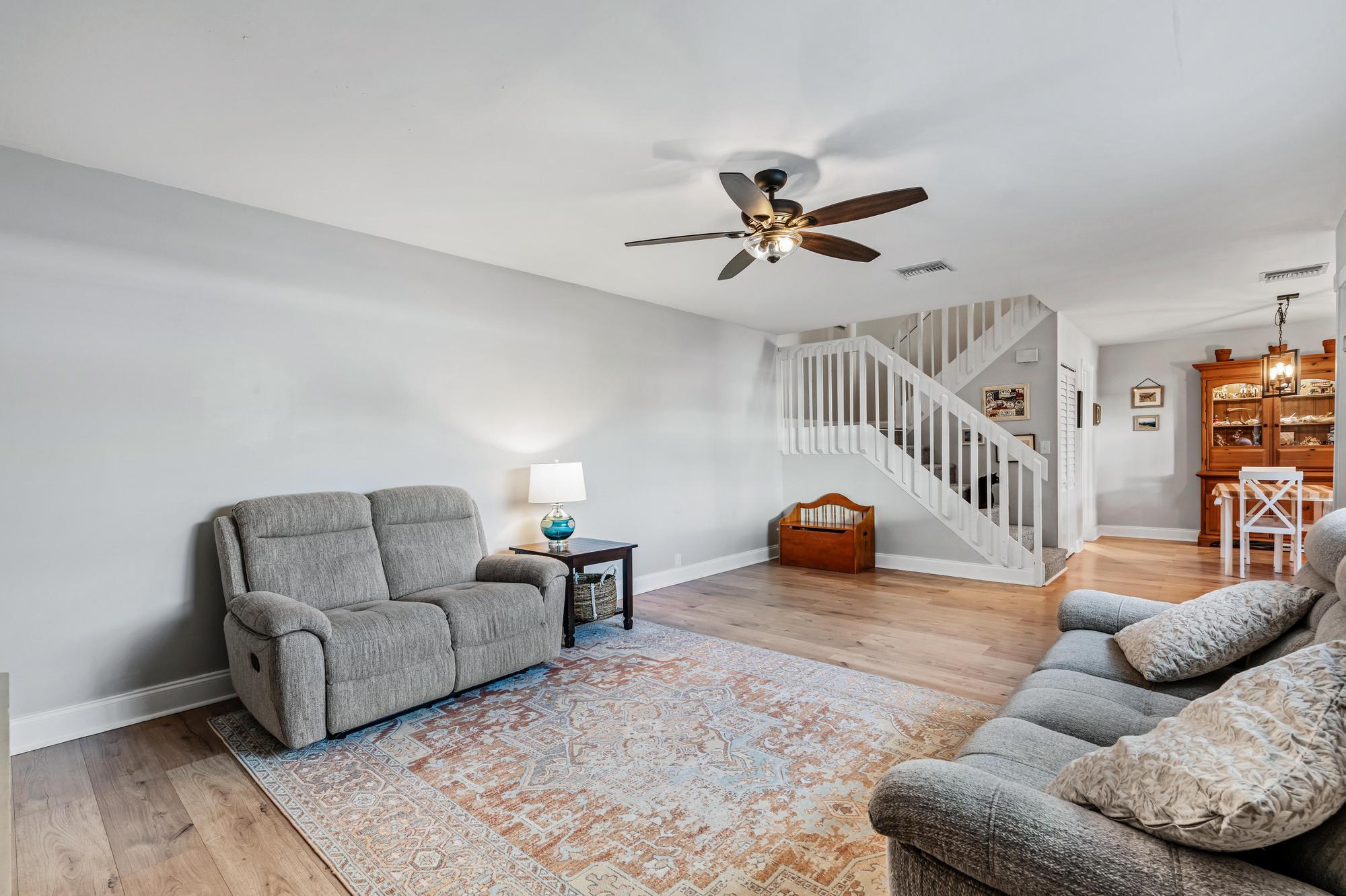 141 East Riverside Drive, Unit 11B Jupiter, FL 33469 - Photo 7 of 29 Living Room