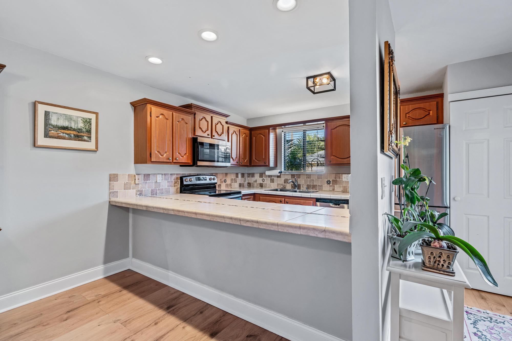 141 East Riverside Drive, Unit 11B Jupiter, FL 33469 - Photo 9 of 29 Kitchen