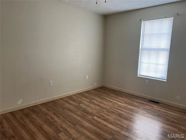 $119,900 | 312 School Street, Wilsonville, IL 62093