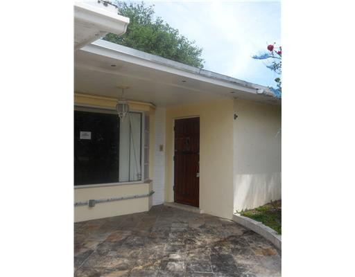 4731 West Park Road Hollywood, FL 33021 - Photo 4 of 21 Exterior Front