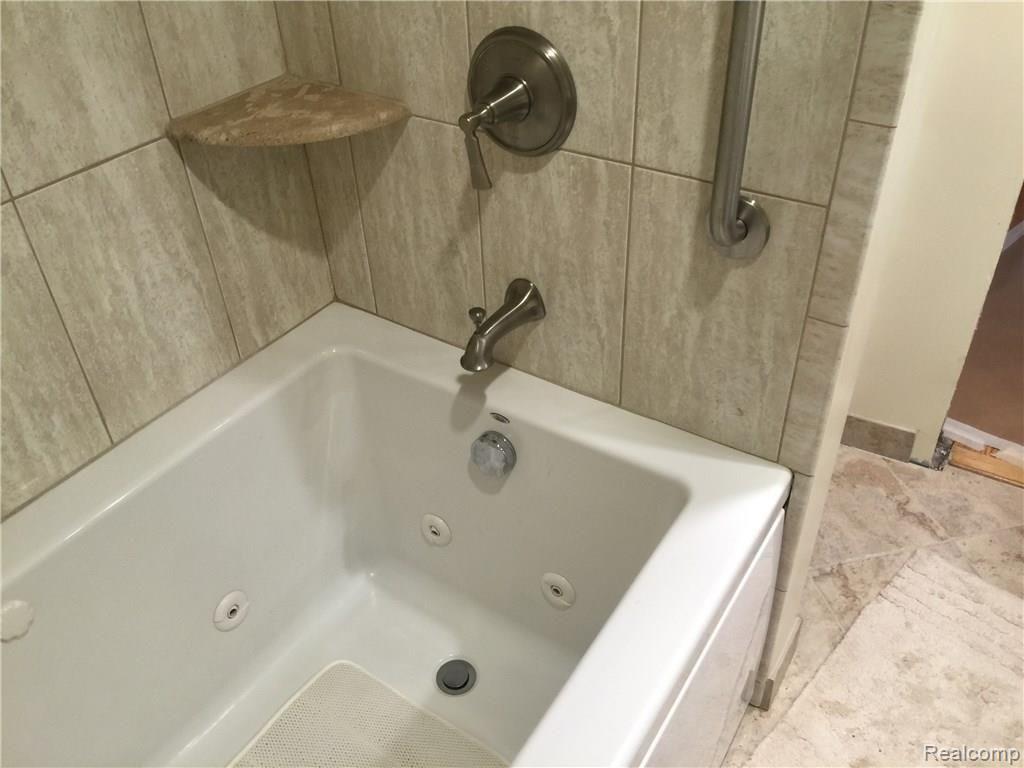 2825 Devondale Road Rochester Hills, MI 48309 - Photo 19 of 37
