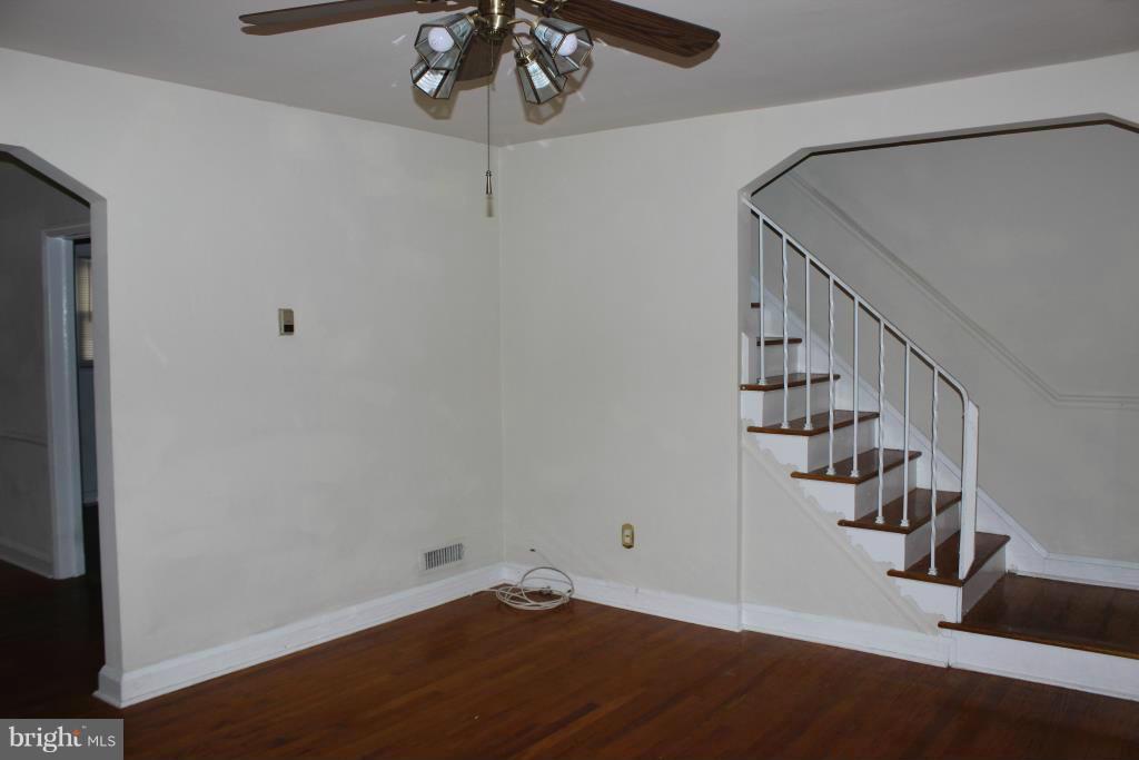 169 Cherrydell Road Catonsville, MD 21228 - Photo 2 of 20 Interior (General)