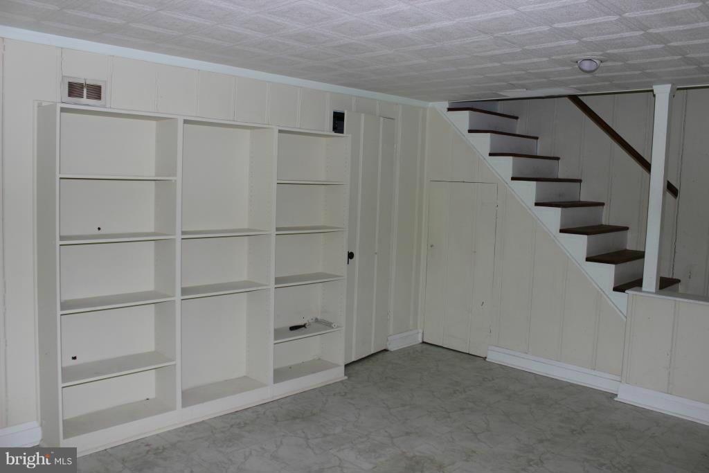 169 Cherrydell Road Catonsville, MD 21228 - Photo 14 of 20 Interior (General)