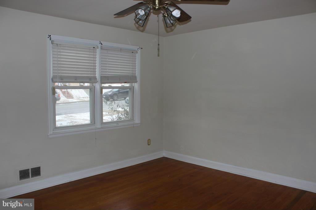 169 Cherrydell Road Catonsville, MD 21228 - Photo 5 of 20 Interior (General)