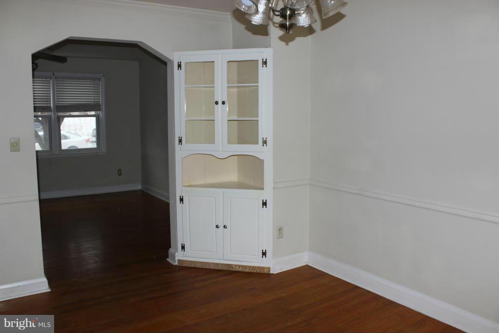 169 Cherrydell Road Catonsville, MD 21228 - Photo 7 of 20 Interior (General)