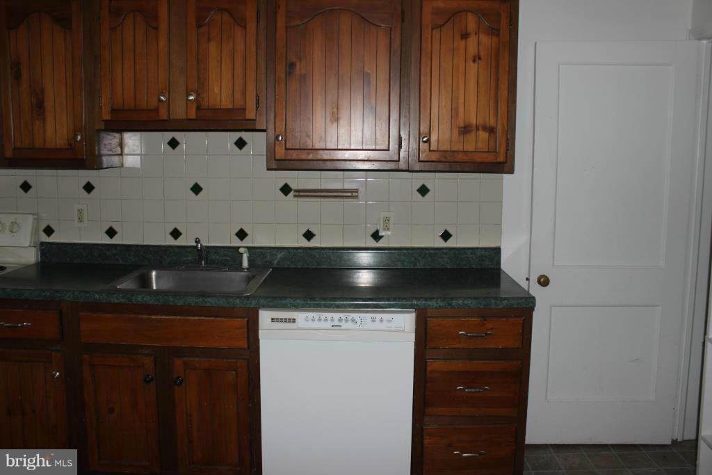 169 Cherrydell Road Catonsville, MD 21228 - Photo 10 of 20 Kitchen