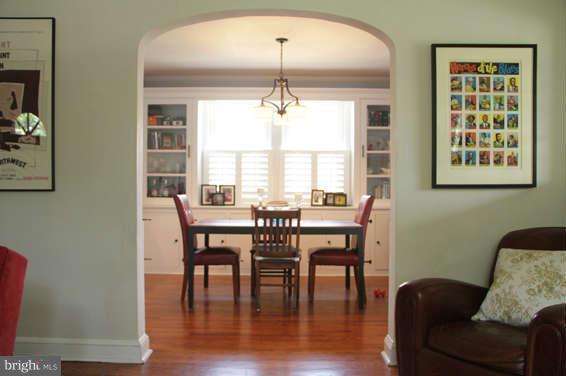 113 Birchwood Road Baltimore, MD 21228 - Photo 8 of 28 Dining Room