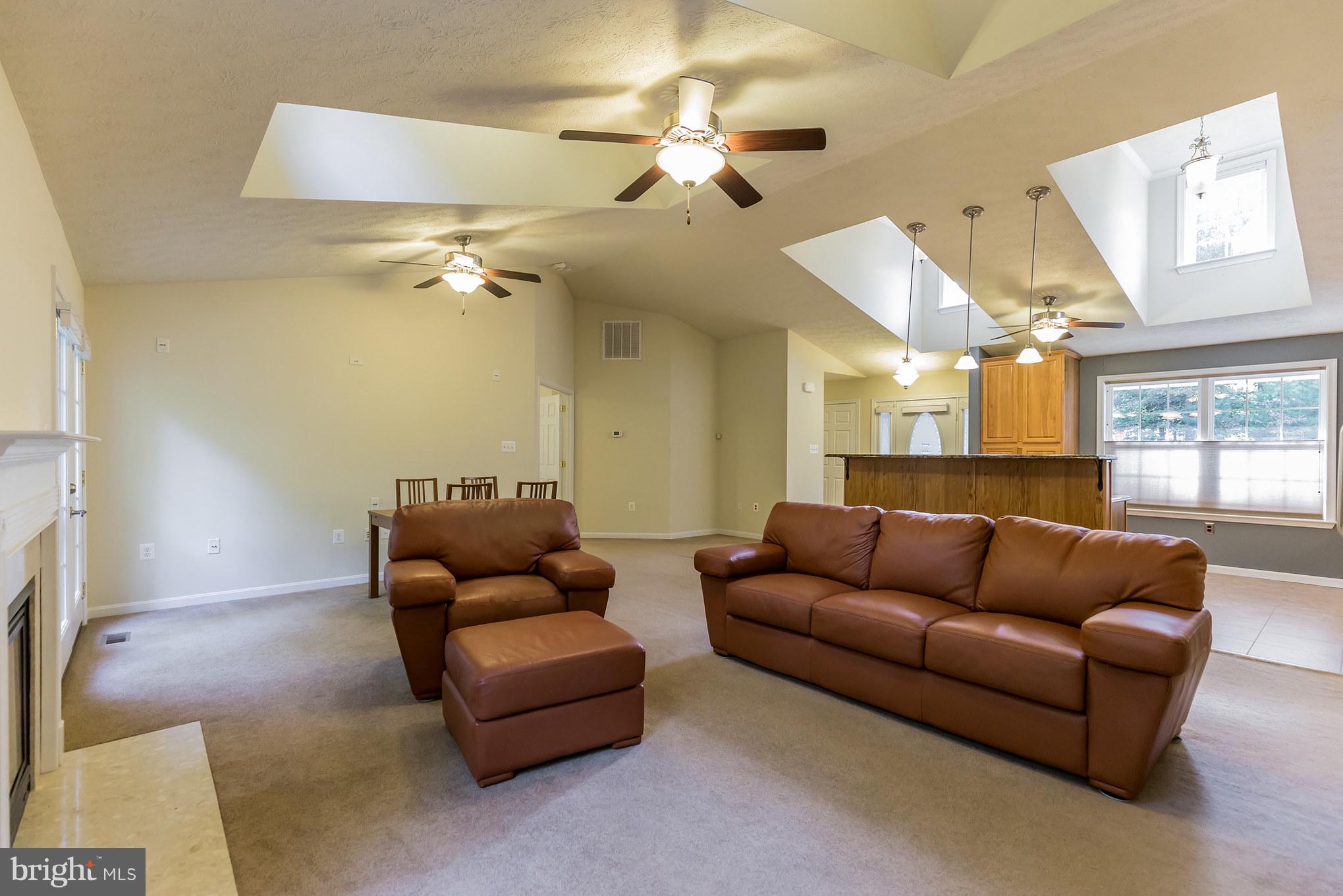 26734 Three Notch Road Mechanicsville, MD 20659 - Photo 8 of 30 Living Room
