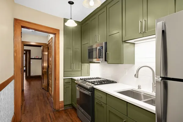 $189,900 | 641 Marshall Avenue, Unit 4, St. Paul, MN 55104