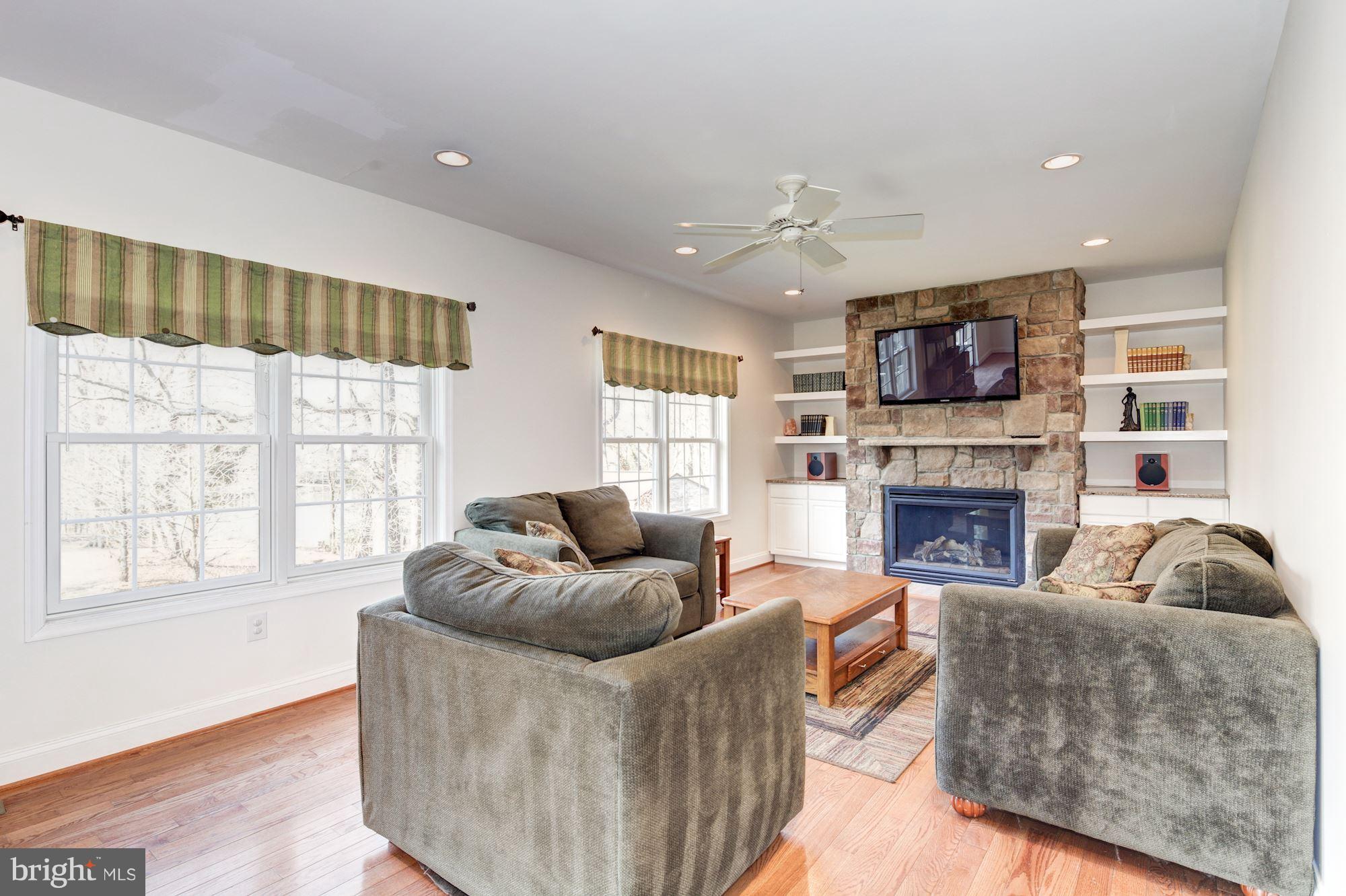 7746 West Shore Road Pasadena, MD 21122 - Photo 4 of 30 Family Room