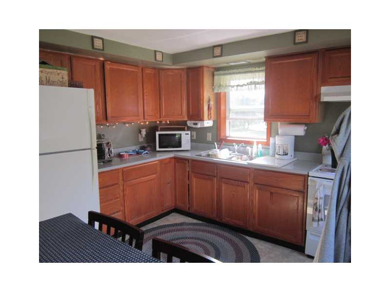 67 Arcadia Road Hopkinton, RI 02832 - Photo 5 of 13 Kitchen. unit b