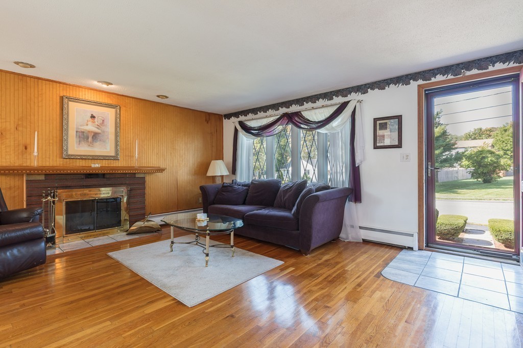 4 Meredith Road Peabody, MA 01960 - Photo 3 of 28 Gallery Image 3