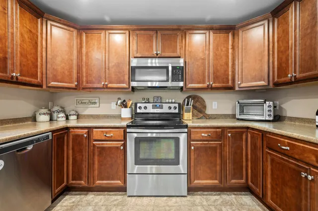 $699,000 | 4 Kennedy Circle, Brentwood, NH 03833