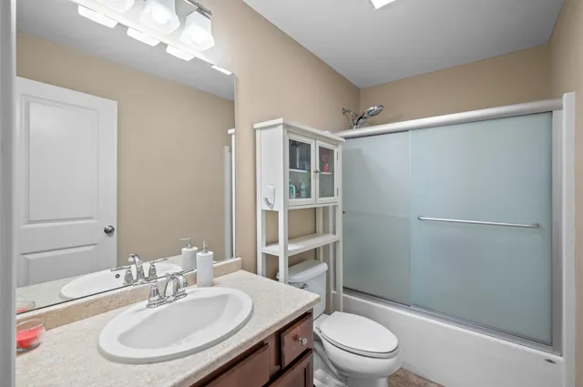 $699,000 | 4 Kennedy Circle, Brentwood, NH 03833