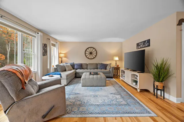 $699,000 | 4 Kennedy Circle, Brentwood, NH 03833