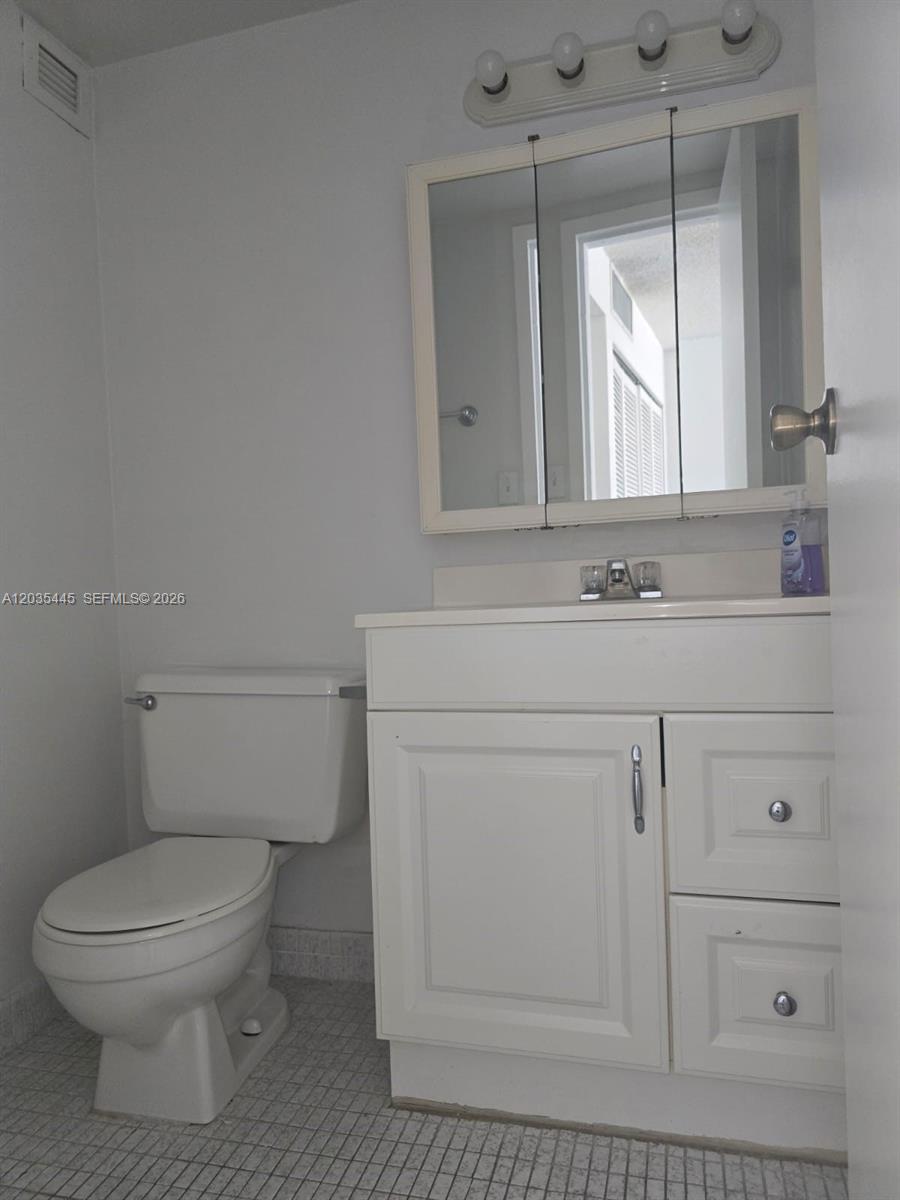 16909 North Bay Road, Unit 1020 Sunny Isles Beach, FL 33160 - Photo 21 of 37