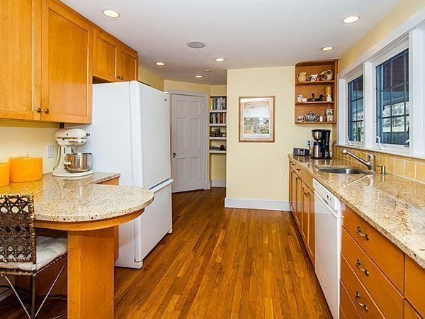 61 Hedge Road Brookline, MA 02445 - Photo 13 of 22