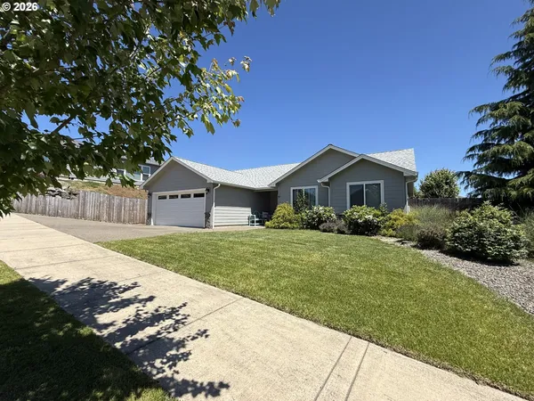 $499,000 | 784 Pebble Creek Street, Sutherlin, OR 97479