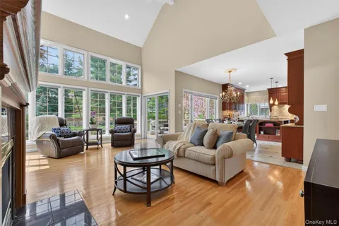 $1,350,000 | 75 Kensington Lane, Yorktown Heights, NY 10598