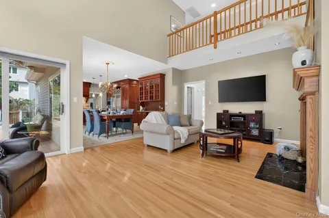 $1,350,000 | 75 Kensington Lane, Yorktown Heights, NY 10598