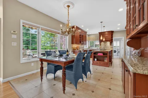 $1,350,000 | 75 Kensington Lane, Yorktown Heights, NY 10598
