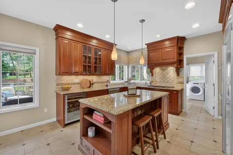 $1,350,000 | 75 Kensington Lane, Yorktown Heights, NY 10598