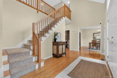 $1,350,000 | 75 Kensington Lane, Yorktown Heights, NY 10598