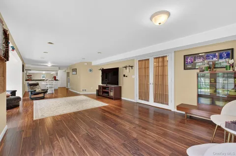 $1,350,000 | 75 Kensington Lane, Yorktown Heights, NY 10598