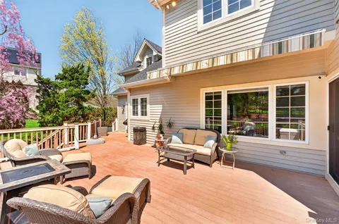 $1,350,000 | 75 Kensington Lane, Yorktown Heights, NY 10598