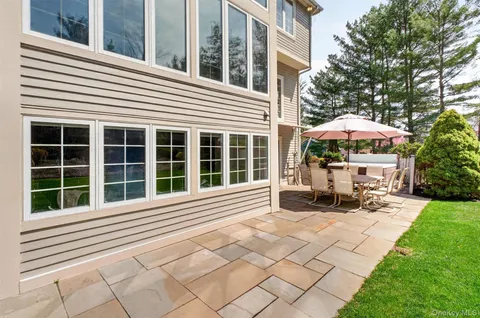 $1,350,000 | 75 Kensington Lane, Yorktown Heights, NY 10598