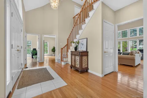 $1,350,000 | 75 Kensington Lane, Yorktown Heights, NY 10598