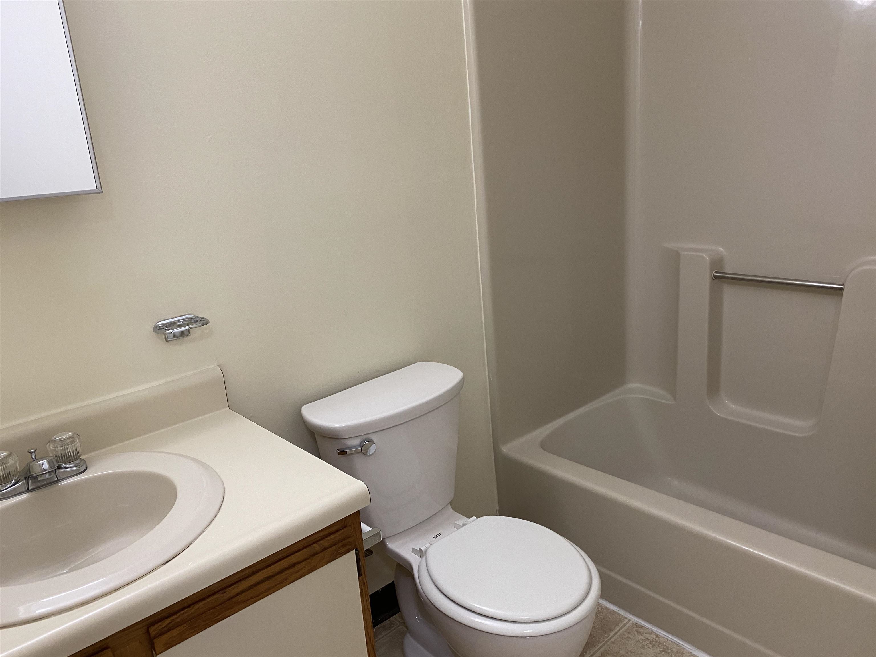 175 Eastern Avenue, Unit 103 Manchester, NH 03104 - Photo 21 of 37