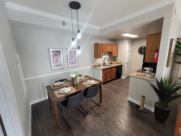 $1,045 | 7250 West Greens Road, Unit 806, Houston, TX 77064