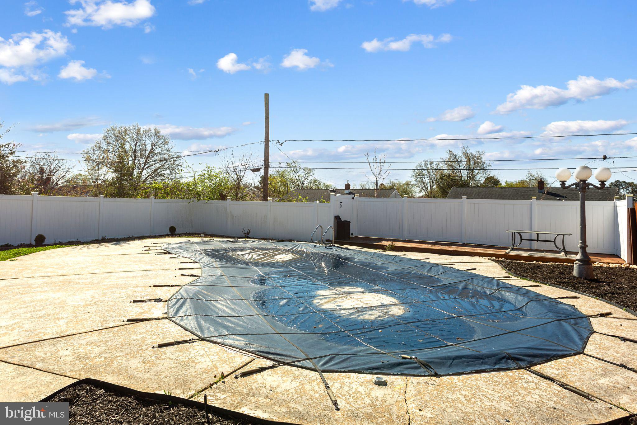 10 Raleigh Court New Castle, DE 19720 - Photo 27 of 31 In-ground pool