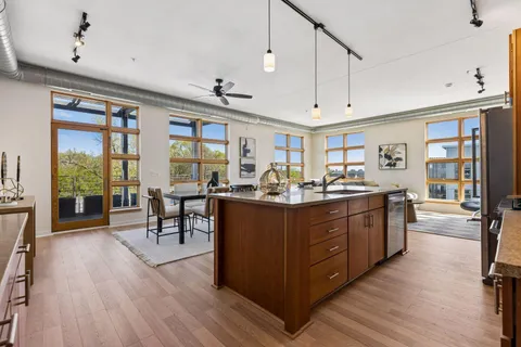 $495,000 | 2845 Colfax Avenue South, Unit W402, Minneapolis, MN 55408