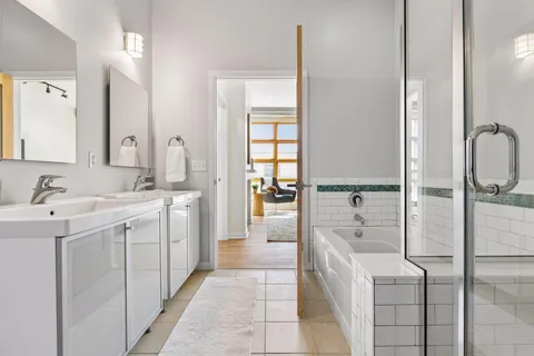 $495,000 | 2845 Colfax Avenue South, Unit W402, Minneapolis, MN 55408