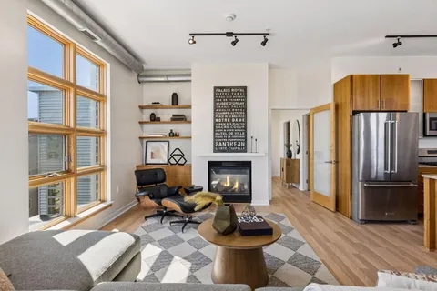 $495,000 | 2845 Colfax Avenue South, Unit W402, Minneapolis, MN 55408