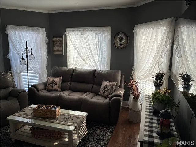 $275,000 | 615 Grigg Street, Greenville, IL 62246