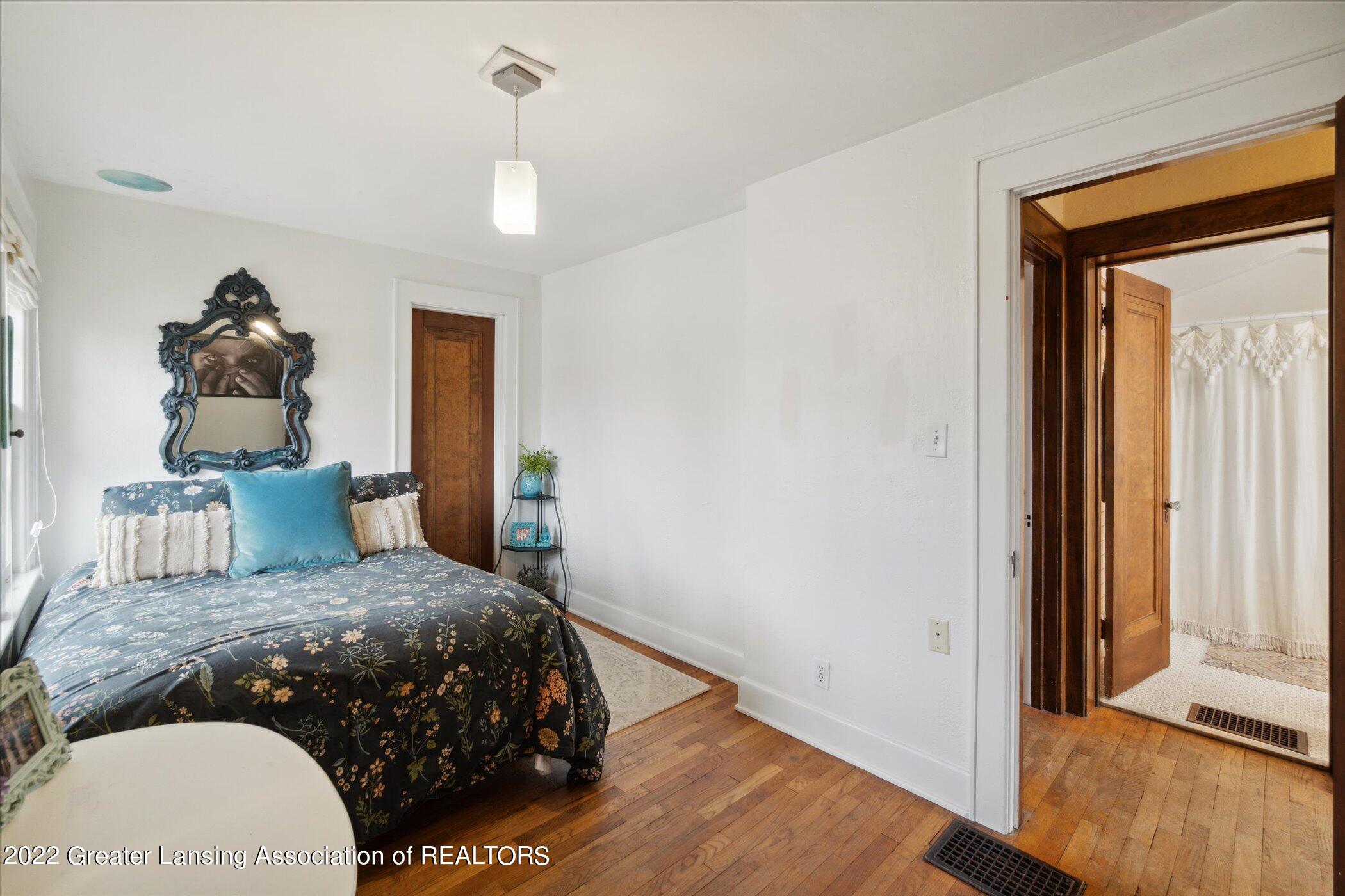1813 Drexel Road Lansing, MI 48915 - Photo 20 of 39 Bedroom