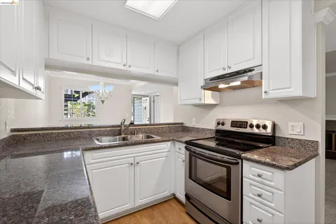 $474,999 | 660 Canyon Oaks Drive, Unit B, Oakland, CA 94605